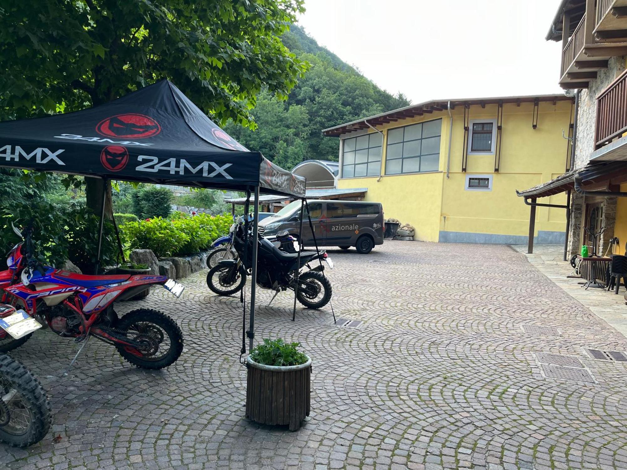 纳吉恩纳尔酒店 韦尔南泰 外观 照片